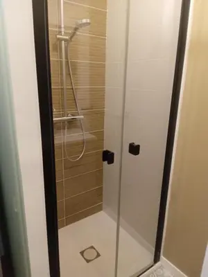 Salle de bains dans l'établissement Chambre B&B - proche circuit 24 heures du Mans
