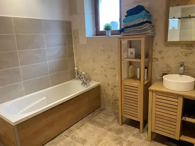 Salle de bains dans l'établissement Belle grange au milieu de la campagne et des chevaux