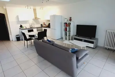 Cuisine ou kitchenette dans l'établissement Le Nid - Amboise gîte semi troglodyte
