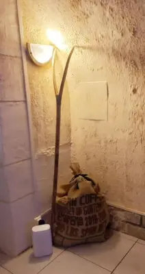 Salle de bains dans l'établissement Le Nid - Amboise gîte semi troglodyte