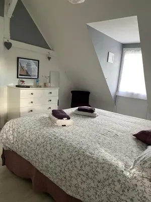Un ou plusieurs lits dans un hébergement de l'établissement Maison de Campagne Le Pâtis aux Chevaux proche circuit 24H et Le Mans