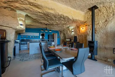 Coin salon dans l'établissement La Troglo - Maison typique de notre région
