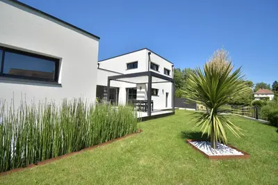 Jardin de l'établissement Chambre chez l'habitant Aux portes du Mans Evénements circuits du Mans