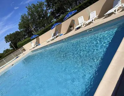 Piscine de l'établissement Camping les petites minaudières ou située à proximité