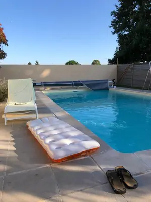 Piscine de l'établissement B and B chambres d’hôtes 24 h du Mans et Le Mans Classic ou située à proximité