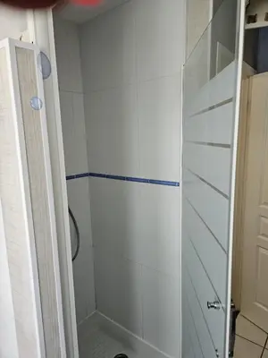 Salle de bains dans l'établissement Séjour circuit 24h du Mans