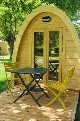 Jardin de l'établissement Cabane 2/3 pers au Camping les Patis