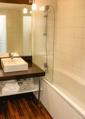 Salle de bains dans l'établissement Eleni appart 4p à Richelieu