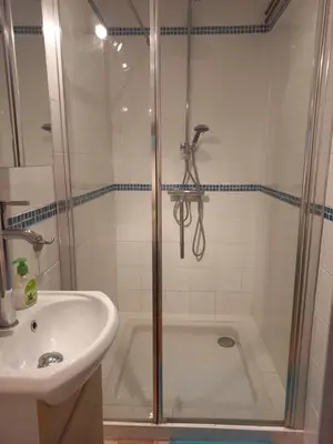 Salle de bains dans l'établissement Chambre d'hôtes à proximité du circuit des 24h
