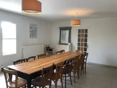 Coin salon dans l'établissement Villa Le Printemps, maison 15 pers avec piscine