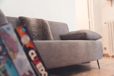 Coin salon dans l'établissement L Hexagone Magique, logement calme