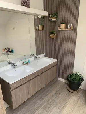 Salle de bains dans l'établissement JOUANNEAU