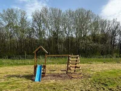 Aire de jeux pour enfants de l'établissement Domaine de la Grangée