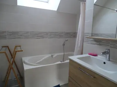 Salle de bains dans l'établissement Longère à la campagne au calme